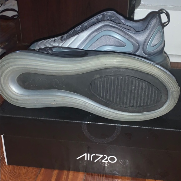 Nike men’s AirMax 720 - Picture 3 of 8